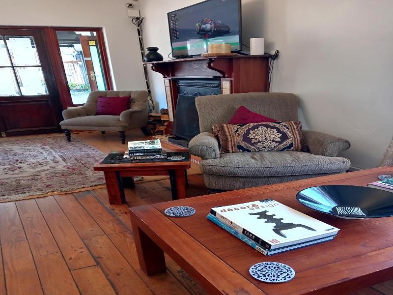 Le Bay Lodge image