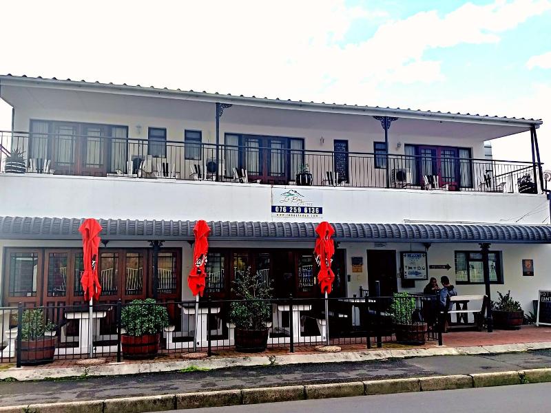 Le Bay Lodge image