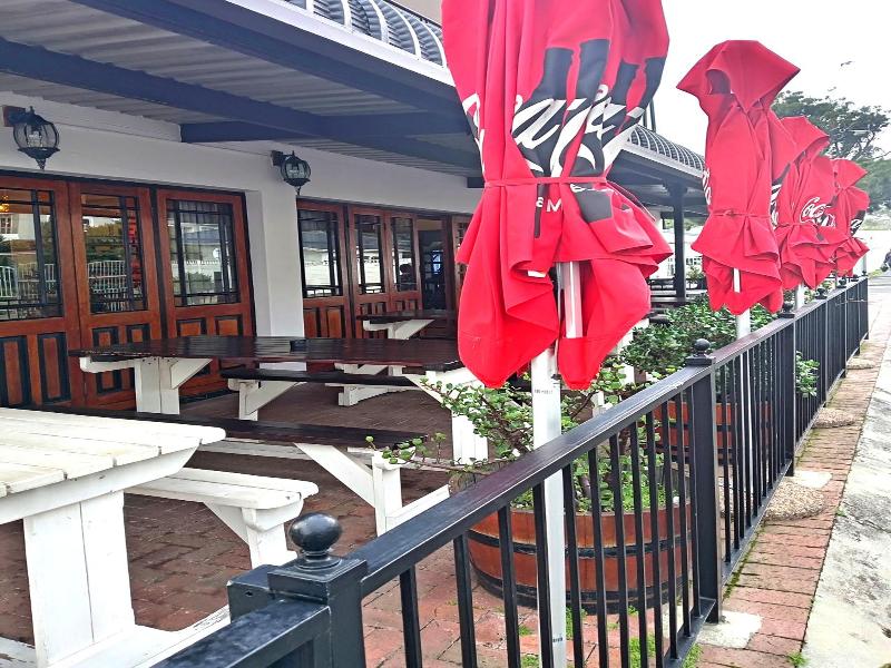 Le Bay Lodge image
