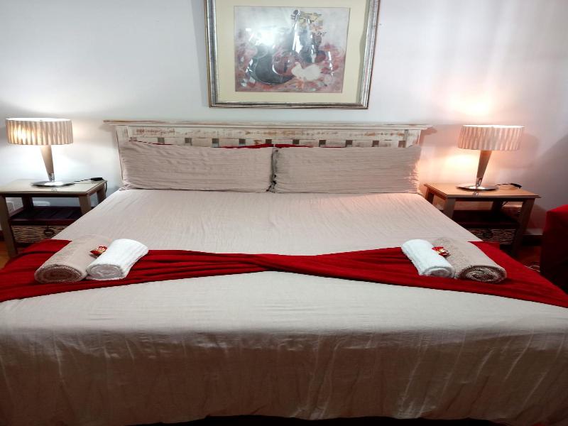 Le Bay Lodge image