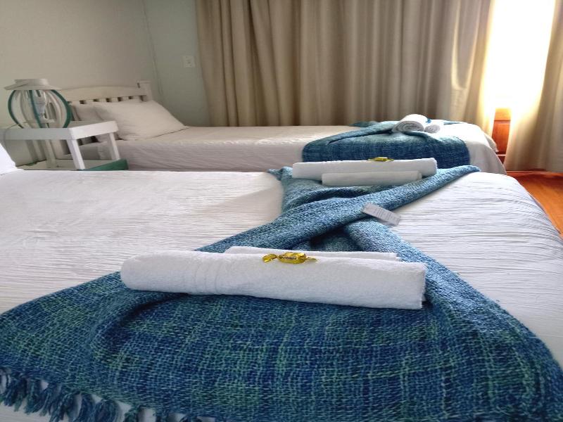 Le Bay Lodge image