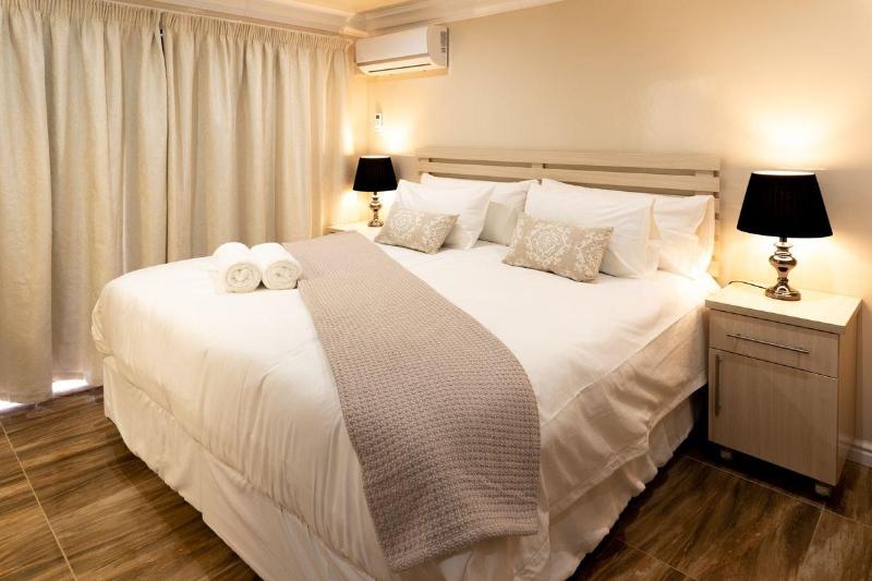 Grand House Lodge image