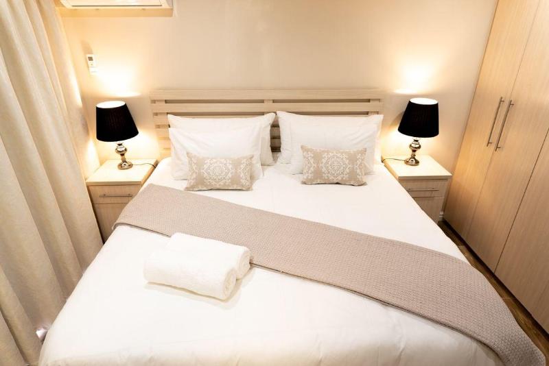 Grand House Lodge image