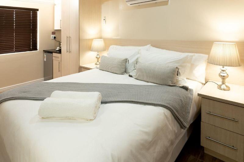 Grand House Lodge image