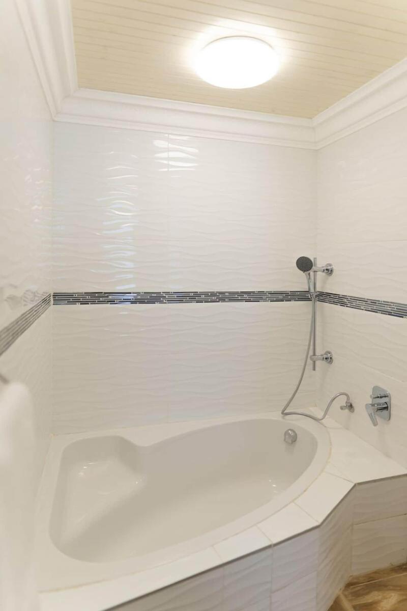 Grand House Lodge image