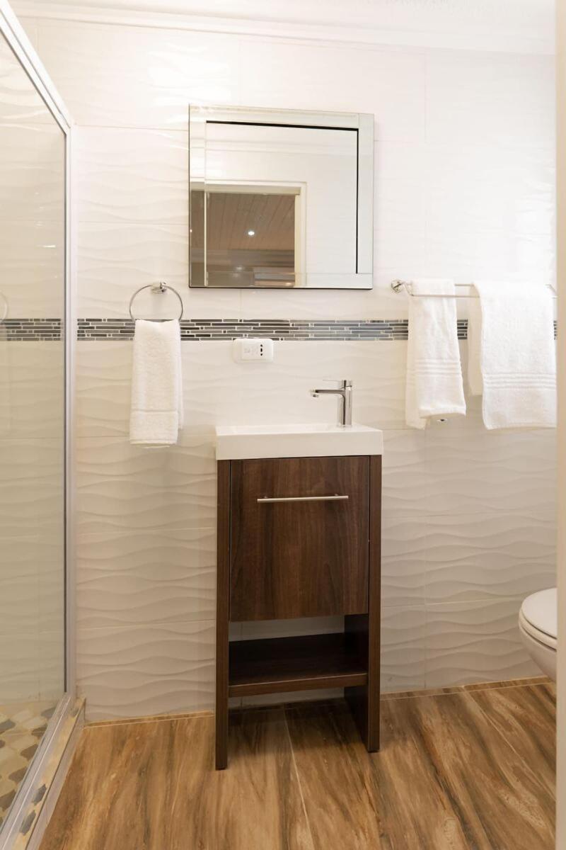 Grand House Lodge image