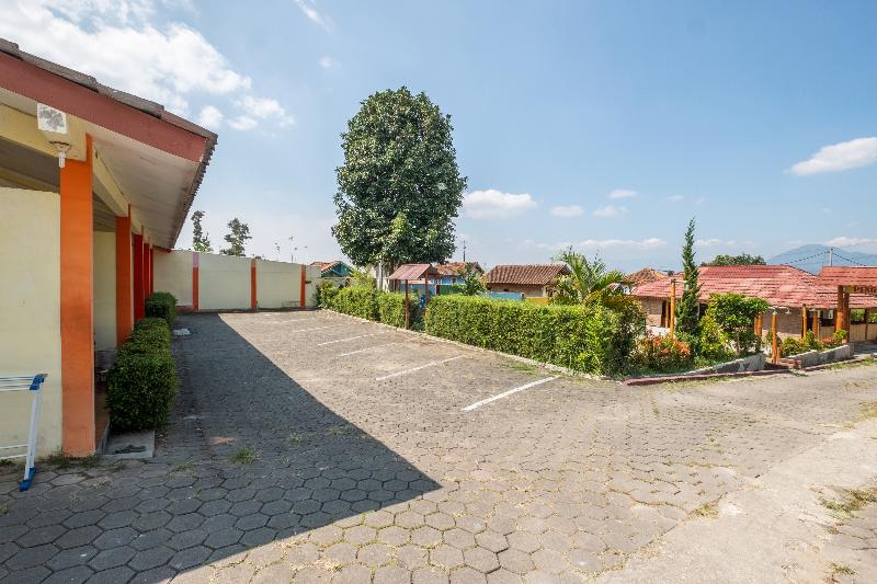 OYO 428 Pondok Winagung Hotel