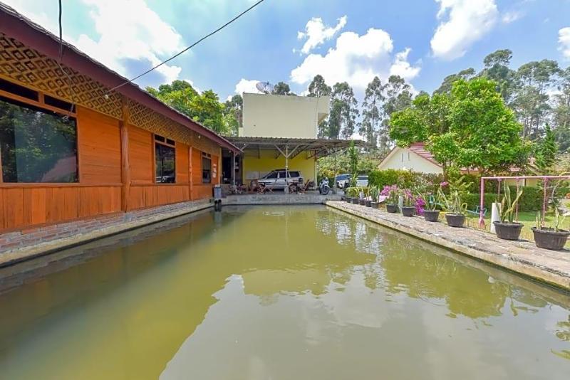 OYO 428 Pondok Winagung Hotel