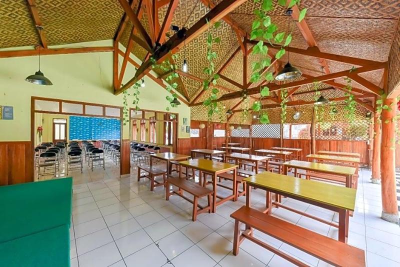 OYO 428 Pondok Winagung Hotel