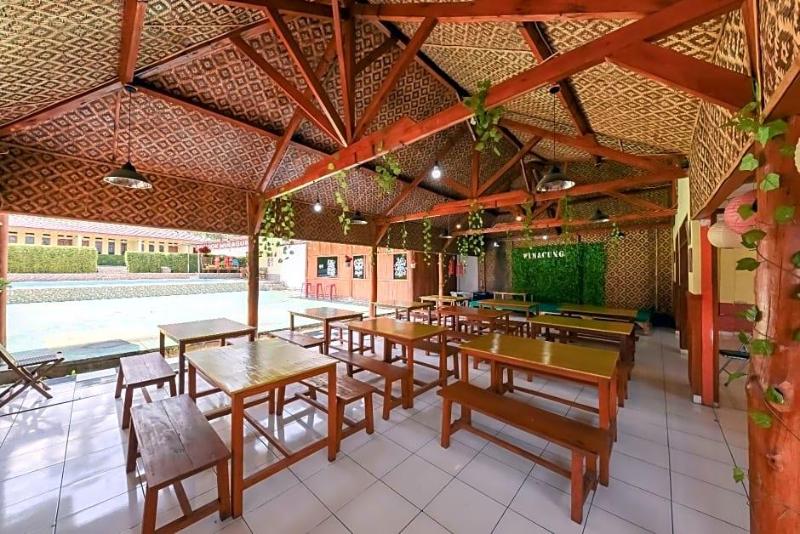 OYO 428 Pondok Winagung Hotel