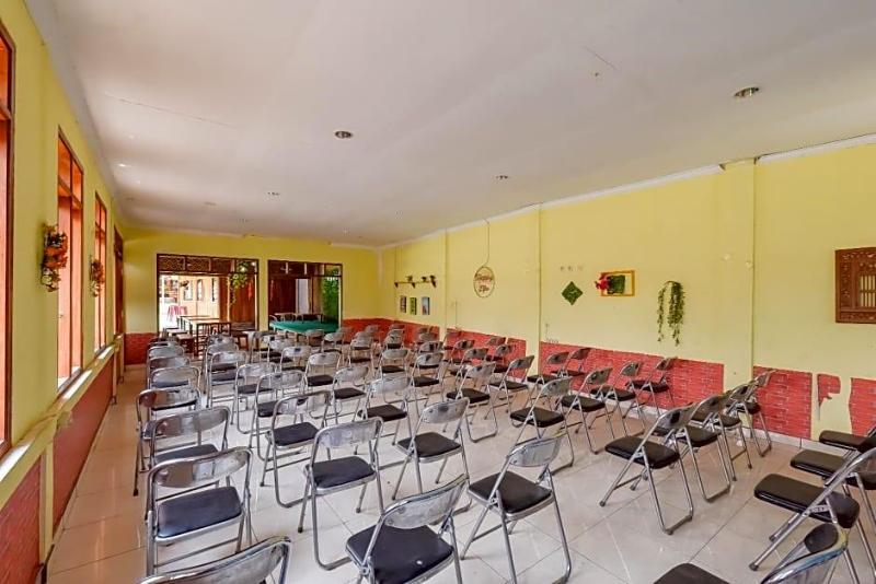 OYO 428 Pondok Winagung Hotel