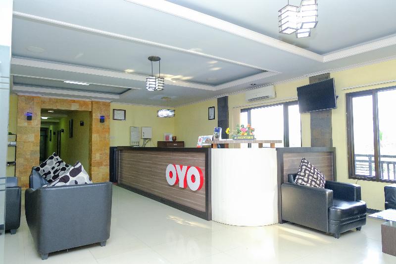 OYO 887 Green Hill Hotel And Convention Center