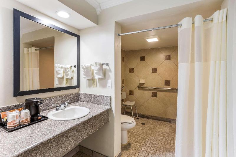 Quality Inn Escondido Downtown image