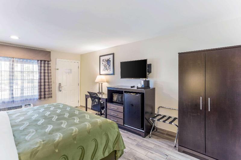 Quality Inn Escondido Downtown image