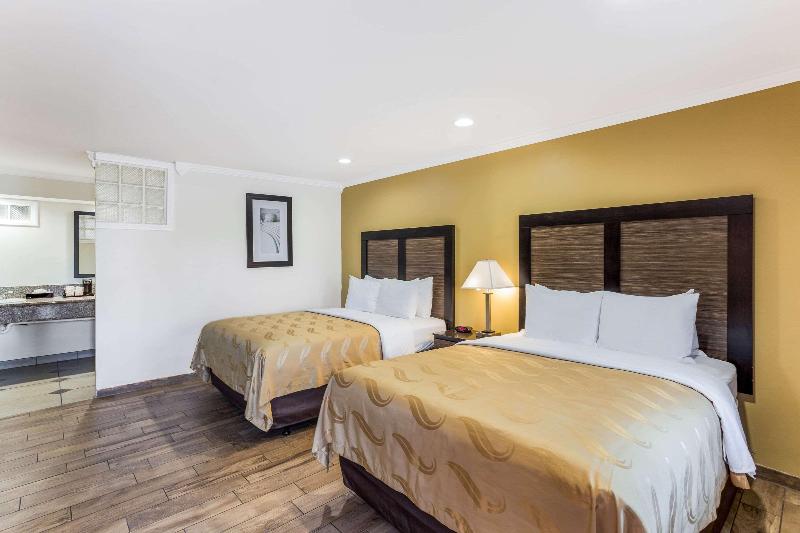 Quality Inn Escondido Downtown image