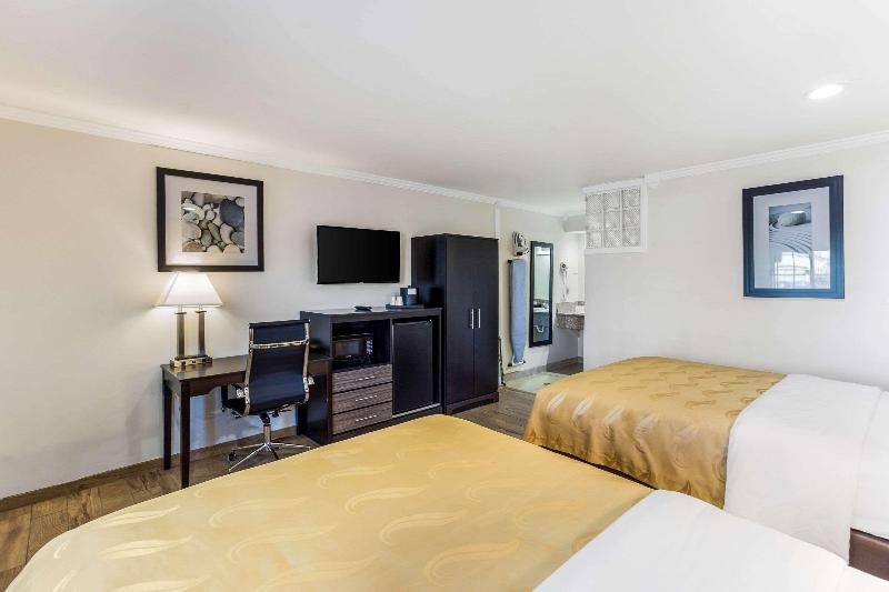 Quality Inn Escondido Downtown image