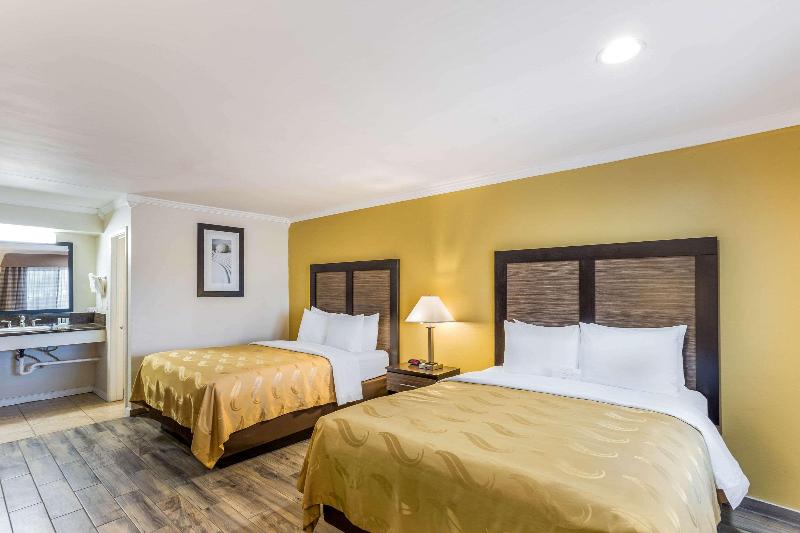 Quality Inn Escondido Downtown image