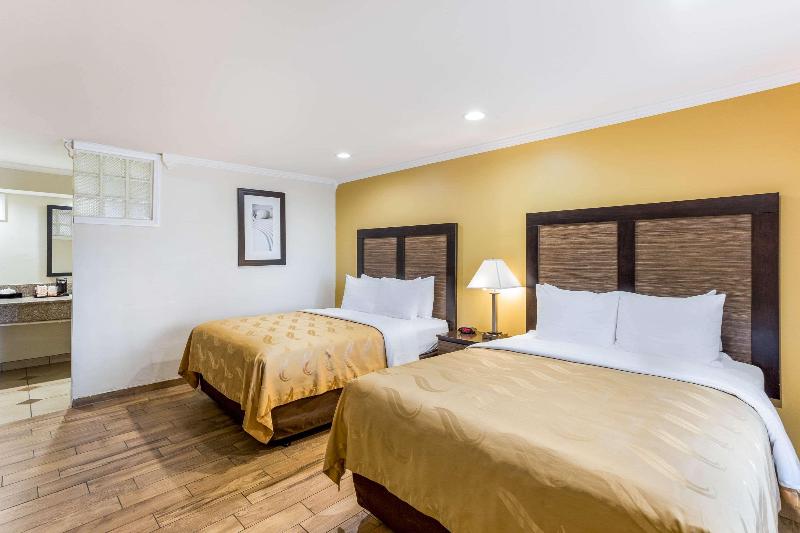 Quality Inn Escondido Downtown image