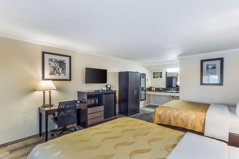 Quality Inn Escondido Downtown image