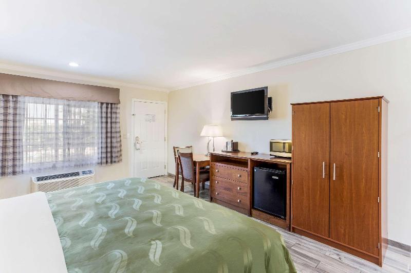 Quality Inn Escondido Downtown image