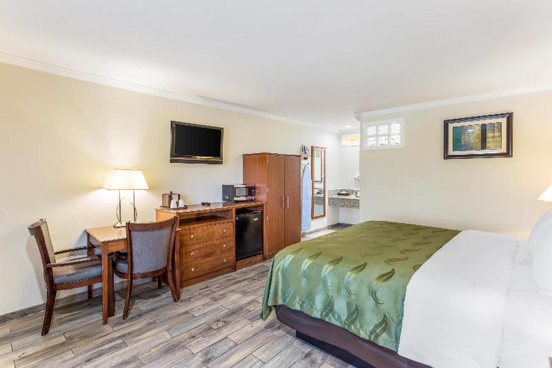Quality Inn Escondido Downtown image