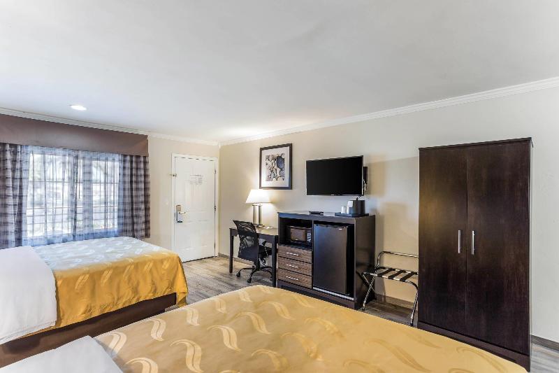 Quality Inn Escondido Downtown image