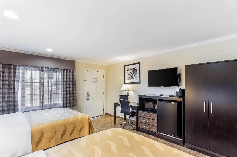 Quality Inn Escondido Downtown image