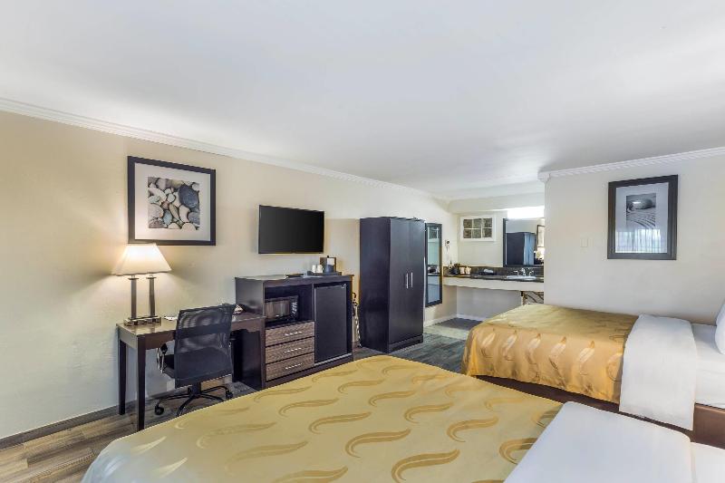 Quality Inn Escondido Downtown image