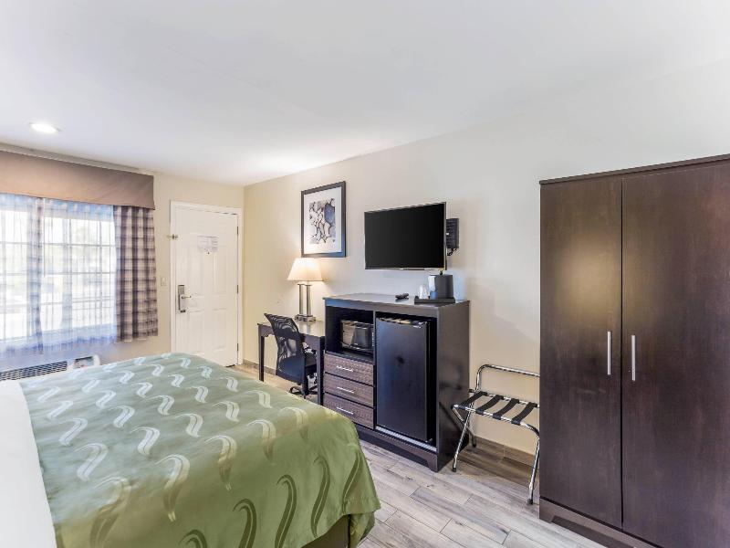 Quality Inn Escondido Downtown image