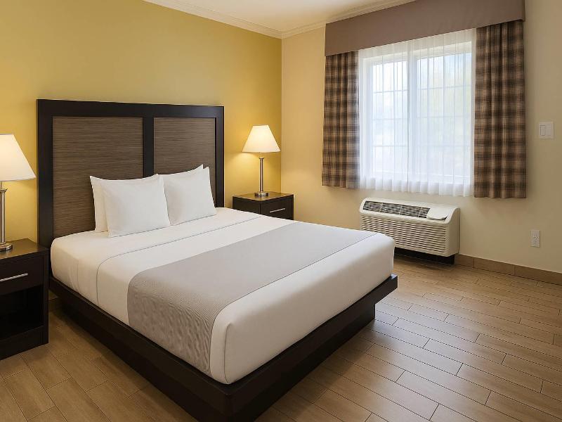 Quality Inn Escondido Downtown image