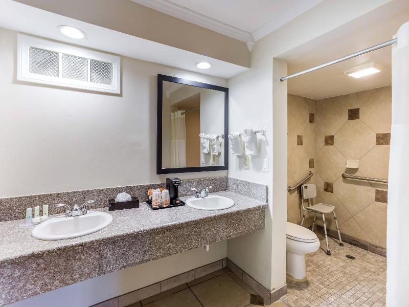 Quality Inn Escondido Downtown image