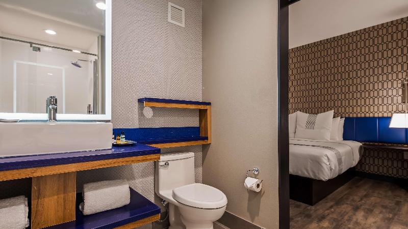 Glō Best Western Tulsa-Catoosa East Route 66 image