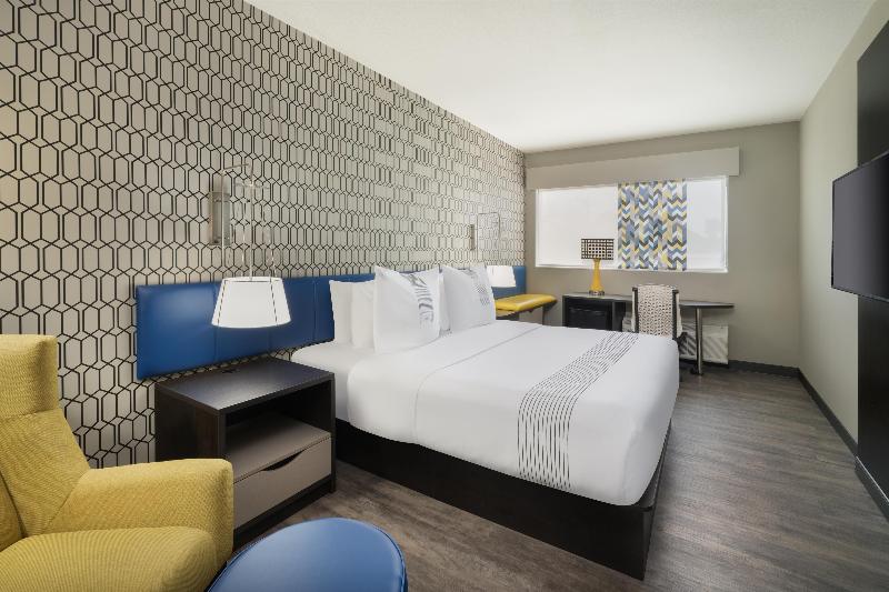 Glō Best Western Tulsa-Catoosa East Route 66 image