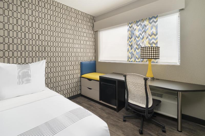 Glō Best Western Tulsa-Catoosa East Route 66 image