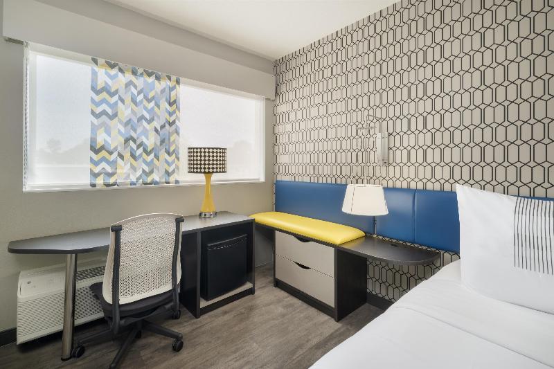 Glō Best Western Tulsa-Catoosa East Route 66 image