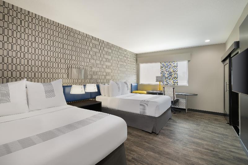 Glō Best Western Tulsa-Catoosa East Route 66 image