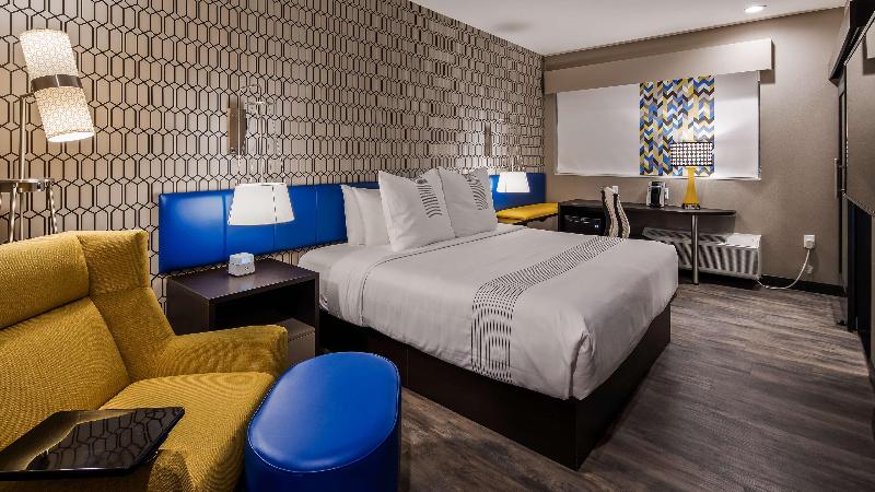 Glō Best Western Tulsa-Catoosa East Route 66 image