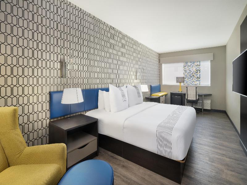 Glō Best Western Tulsa-Catoosa East Route 66 image