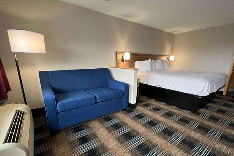 Days Inn By Wyndham Liverpool/Syracuse image