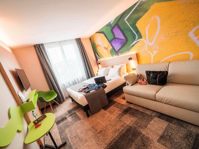 ibis Styles Clamart Gare Grand Paris image