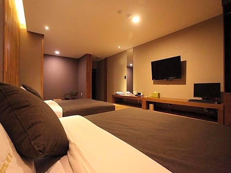 Hotel Rich image