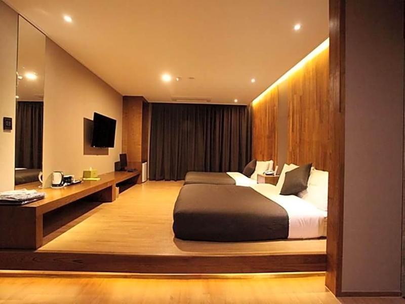 Hotel Rich image