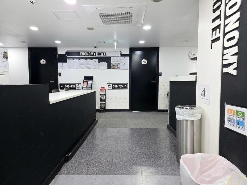 Ekonomy Hotel Myeongdong Premier image