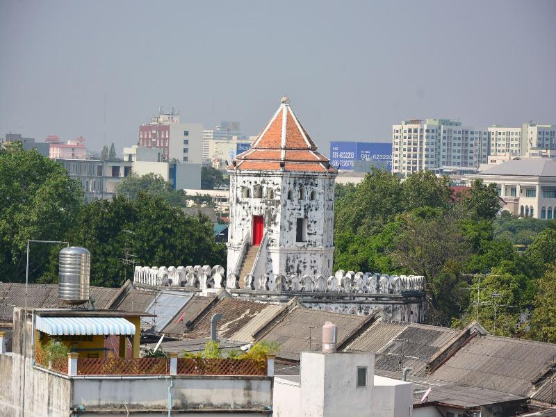 ADAMAZ HOUSE image