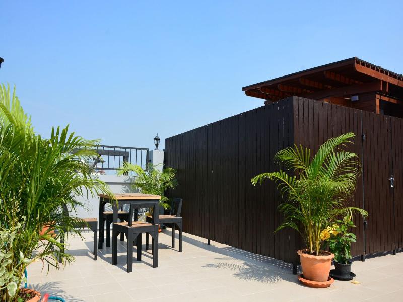 ADAMAZ HOUSE image