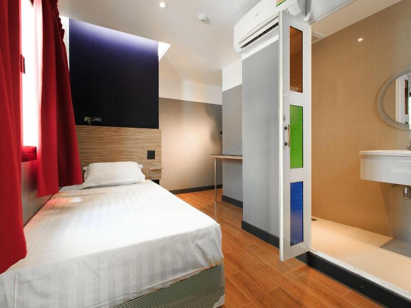 CLOUD NINE LODGE image