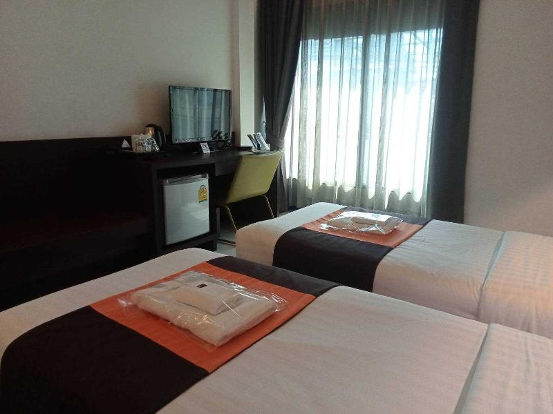 Collection O The Bangkok Airport Link Suite image