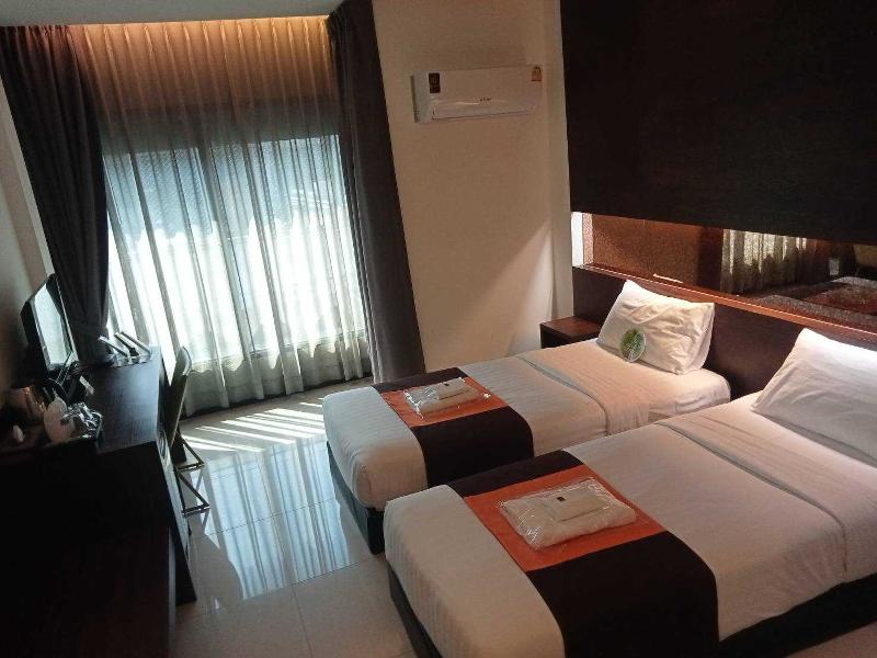 Collection O The Bangkok Airport Link Suite image