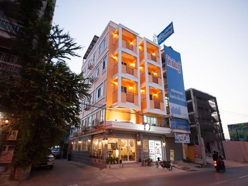 Hoppers Place Donmuang Hostel image