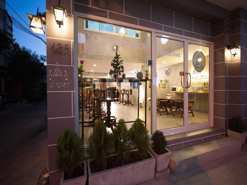 Hoppers Place Donmuang Hostel image
